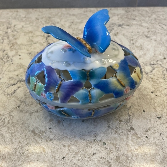 The Music Box Co.The Ann Rosa Collection - Beautiful - Picture 1 of 13